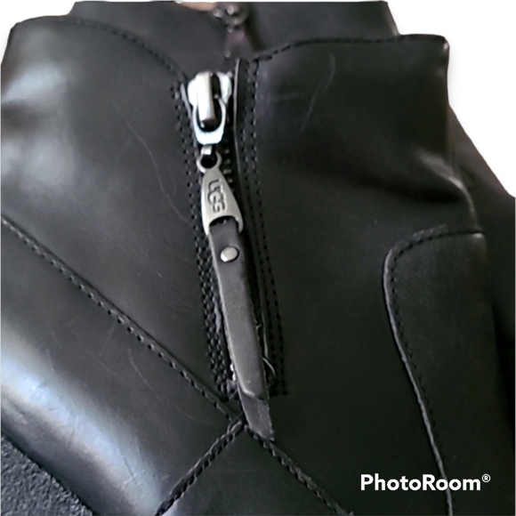 Ugg Black Leather Wedge Booties - Picture 6 of 9